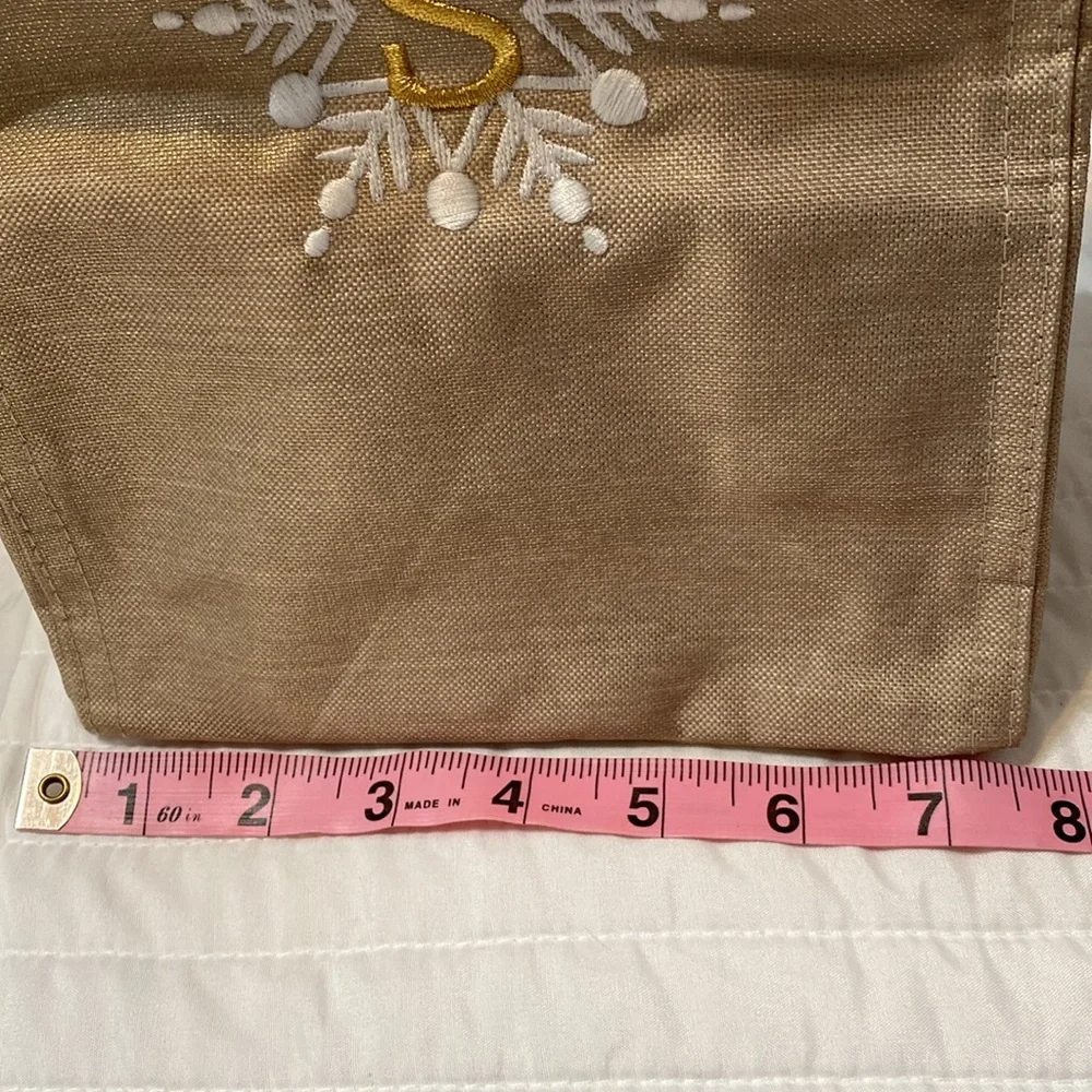 Thirty one bags small essential tote Gold Metallic snowflake NWT retired bag - Picture 9 of 10